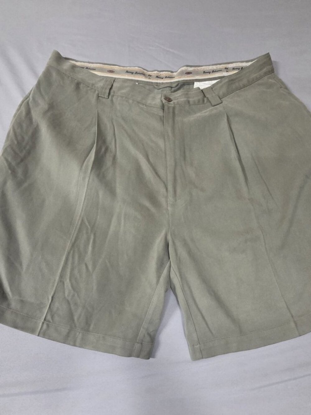 Tommy Bahama RELAX 38 Olive 100% Silk Shorts